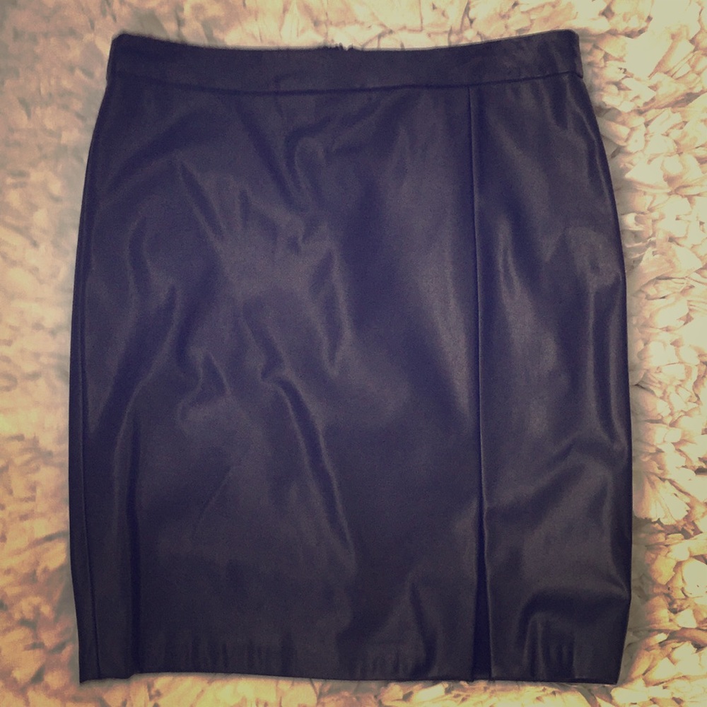 Black Skirt!
